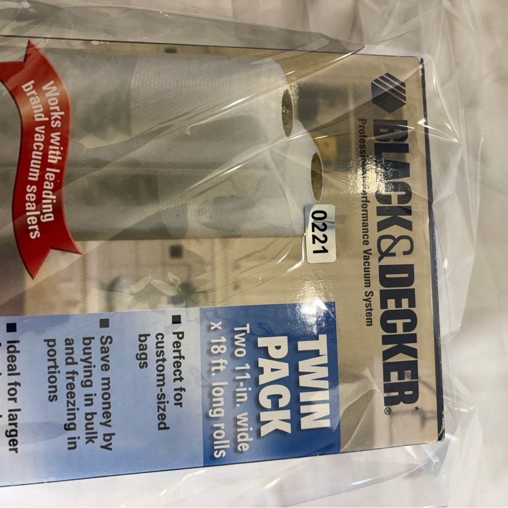 Black & Decker VB300 Vacuum Sealer Bags Twin Pack 11” x 18ft Rolls - Picture 7 of 7